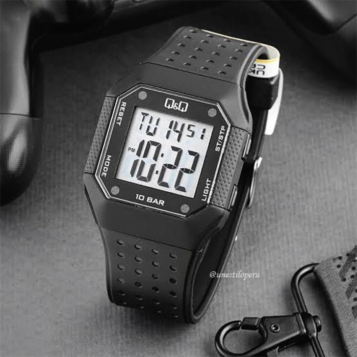 Reloj Q&Q M158J001Y para hombre color negro grande digital deportivo acuatico
