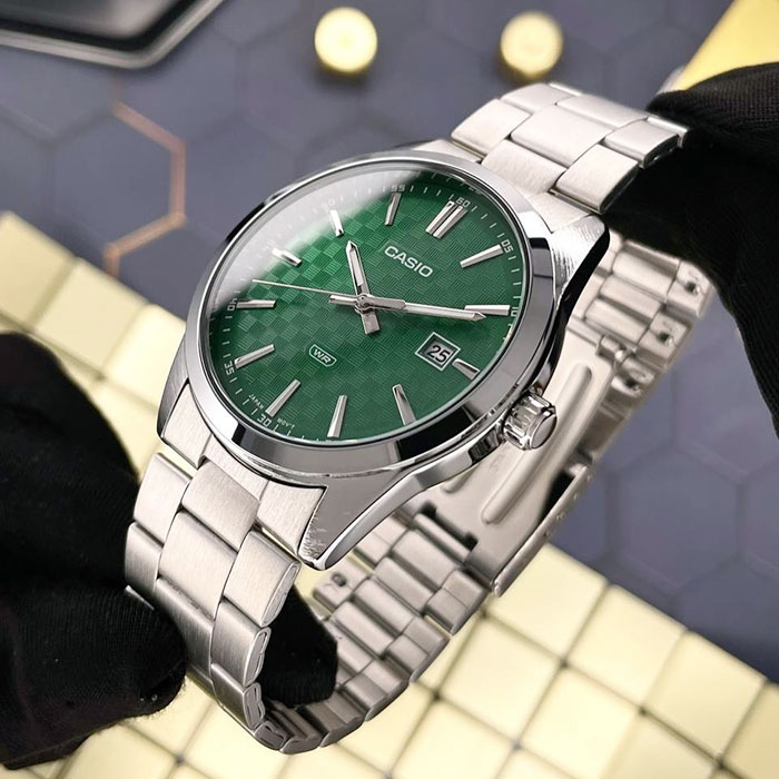 reloj Casio MTP-VD03D-3a1 original estilo casual elegante con pantalla verde tipo ajedrez
