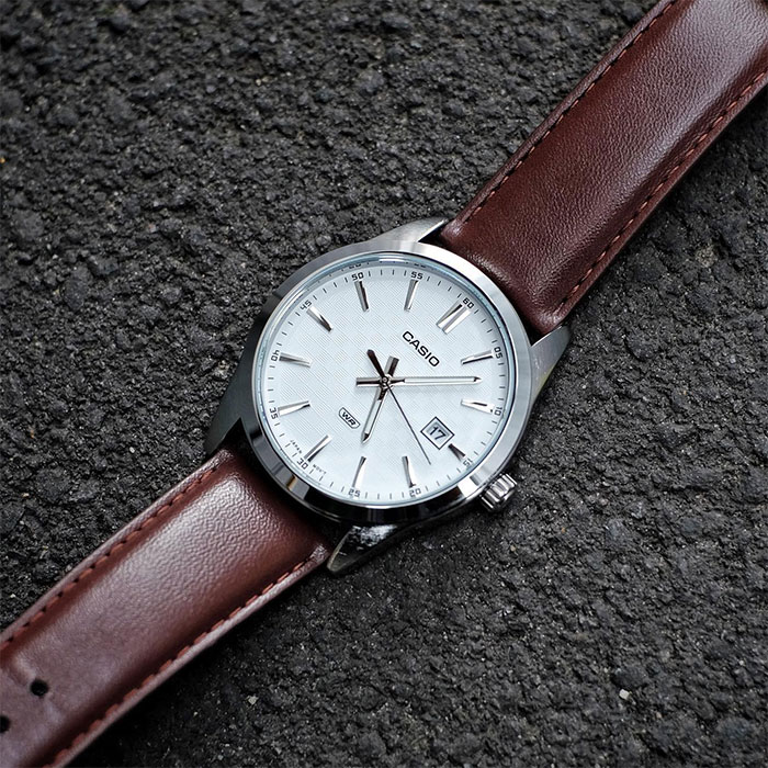 Reloj Casio MTP-VD03L-5A Marrón Elegante Cuero Hombre - Imagen 2