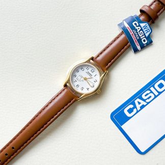 reloj Casio ltp-1094q-7b8r cuero color camell y dial dorado delicado con imagen de gatito