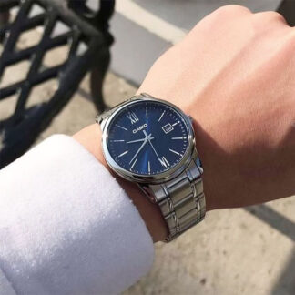 reloj Casio mtp-v002d-2b3 metal azul romanos elegante