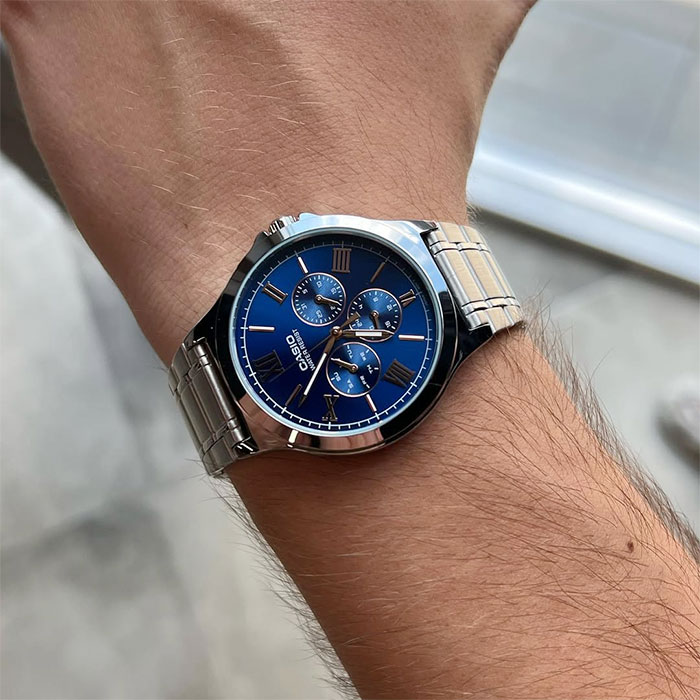 reloj Casio mtp-v300d-1a azul rosa con calendario correa de acero para hombre elegante