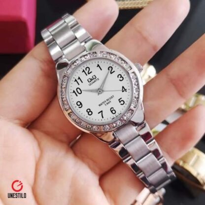 reloj qq q691-204 plateado pulsera mujer cristales